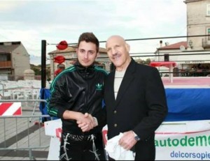 Nella foto, in alto: un incontro d'eccezione: con Bruno Sammartinodurante uno show in suo onore a Pizzoferrato, 2012 