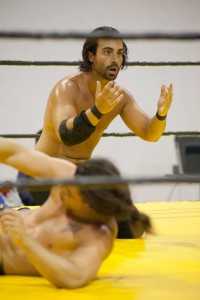 Nella foto, in alto: E finalmente si arriva al wrestling!