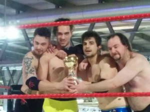 Nella foto, in alto: Nadir torna sul ring da vincente